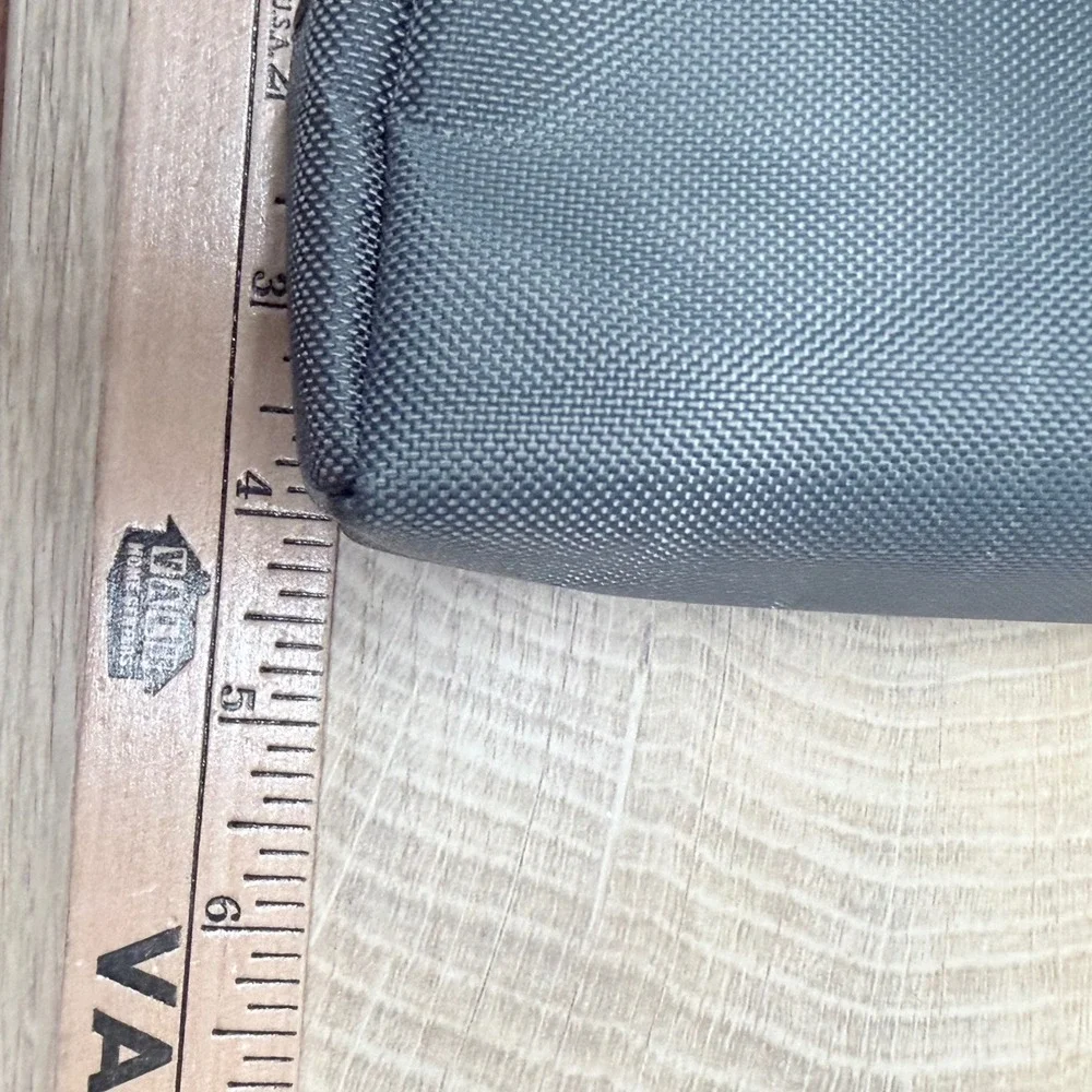 Tumi Toiletry Pouch Unisex OS Gray Travel Case Delta Airline Ballistic Nylon Zip